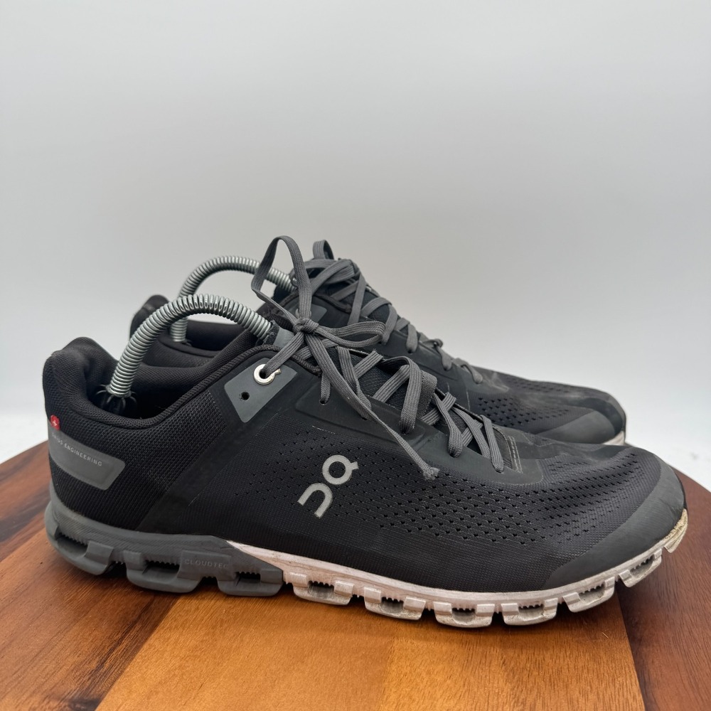 On Cloudflow 3.0 Shoes Mens 11.5 Gray Black Athletic Running Workout Sneakers